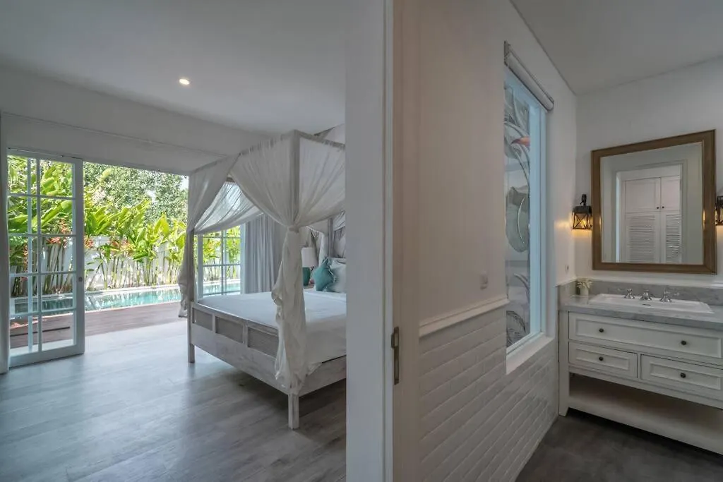 Blanc Mediterranean: 3Br In Central Canggu Villa